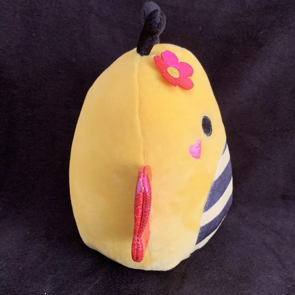 Squishmallows Sunny the Bee NWT 6” with Flower NWT - Picture 4 of 10